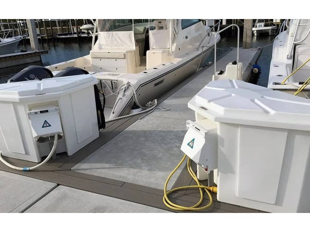 Medium Triangular Polyethylene Dock Box | TR8004